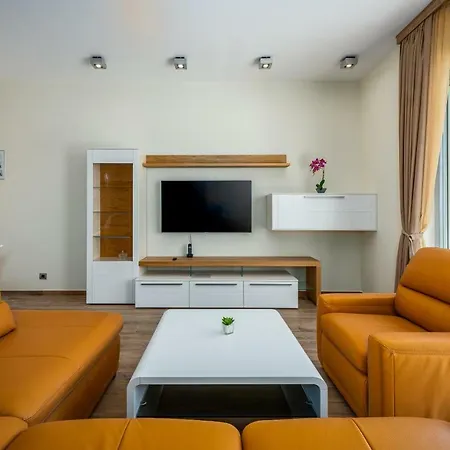 Cedar Villa Póla
