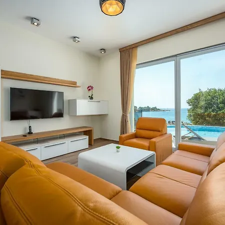 Cedar Villa Póla